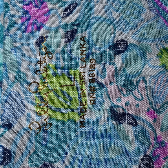 🆕 🌊HTF Lilly Pulitzer🌊 - Sea View Button Down - Picture 3 of 16